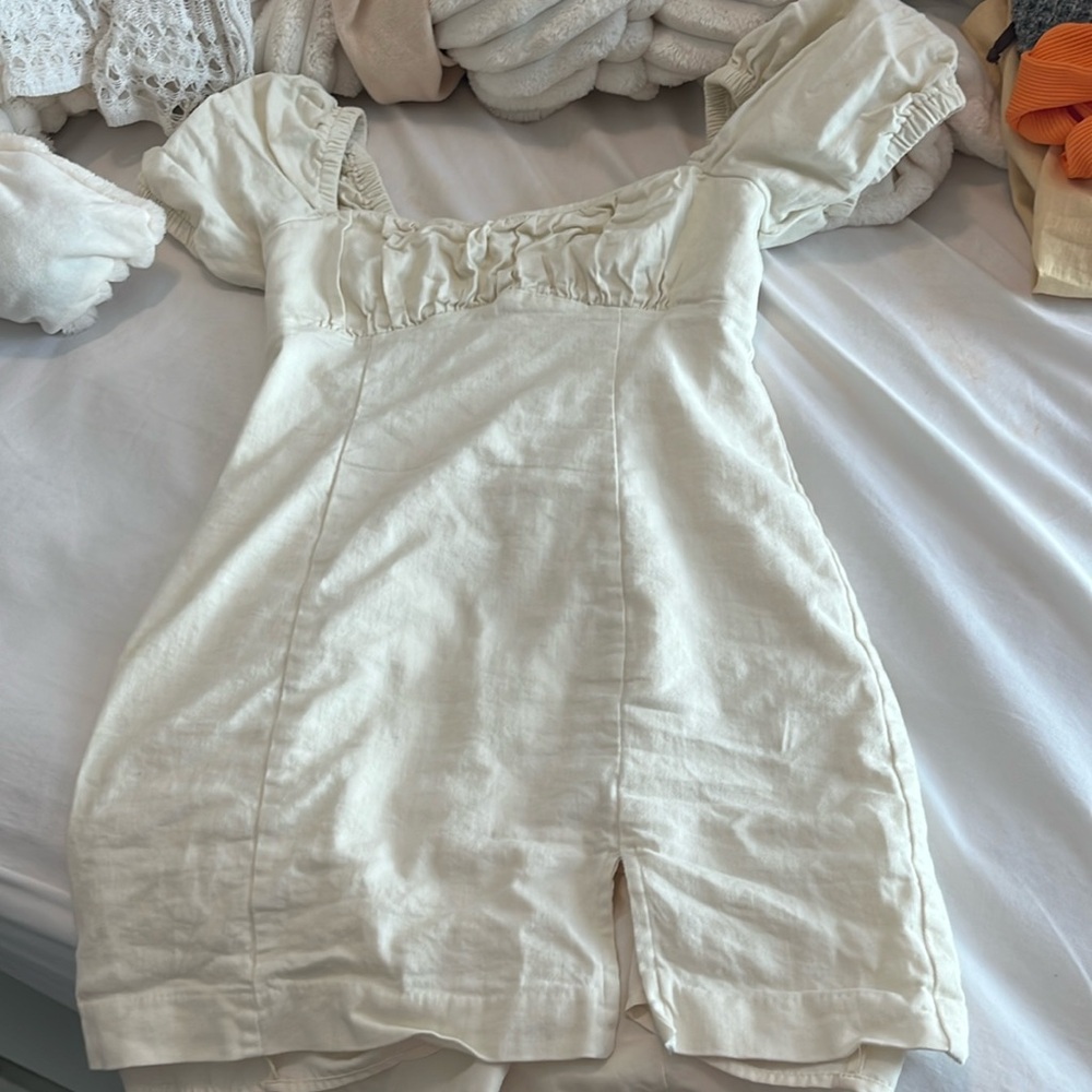 Super cute ASTR dress